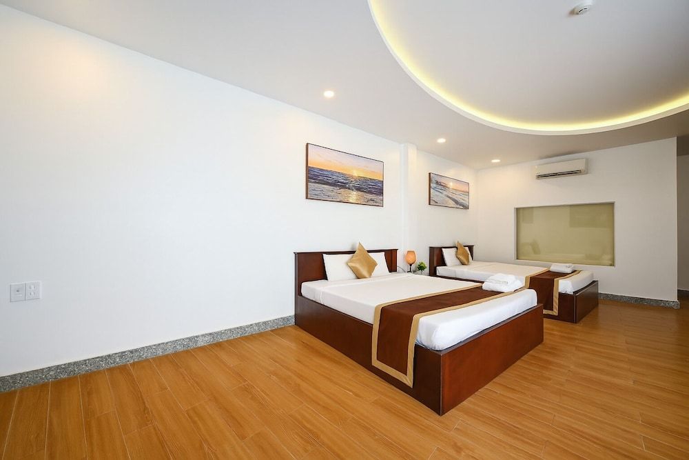 Deluxe Quadruple Room, Balcony, Lake View