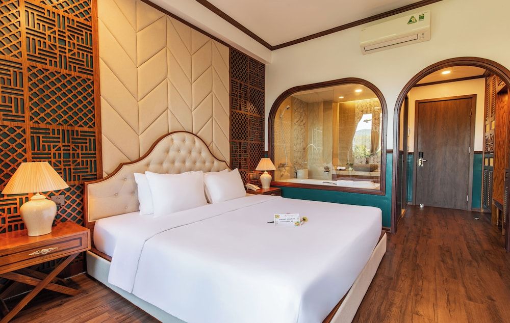 Junior Double Room, Balcony, City View