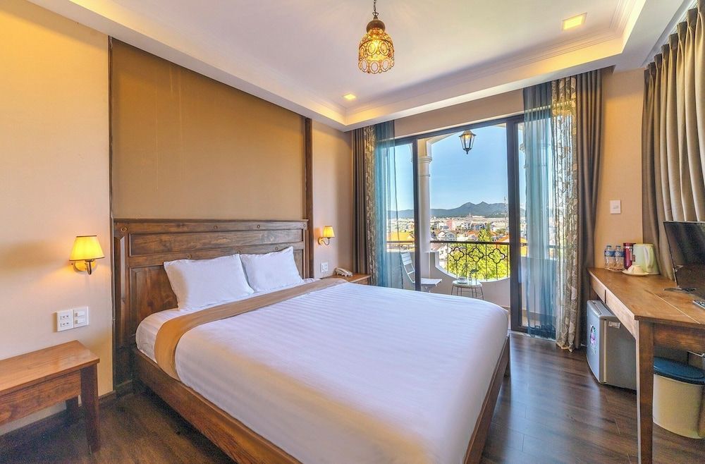 Guava Hill Boutique Hotel