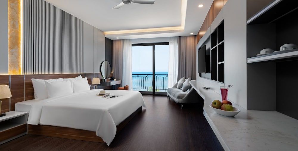Suite, Balcony, Beach View