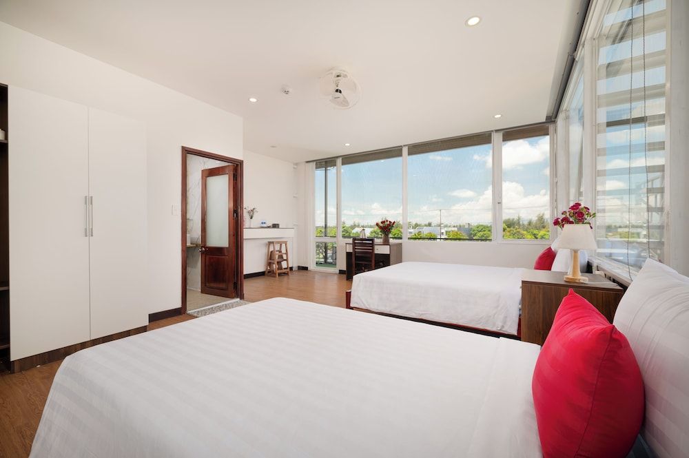 Standard Quadruple Room, 2 Queen Beds, Non Smoking