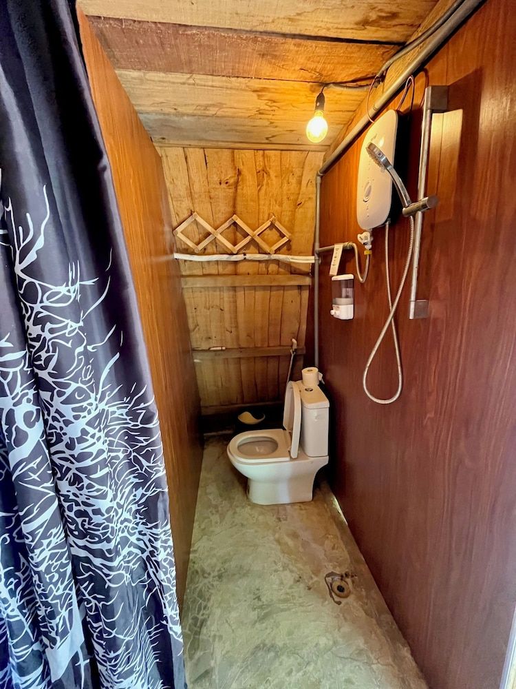 Nguyen Shack Retreat Basic Cabin, Hill View 9