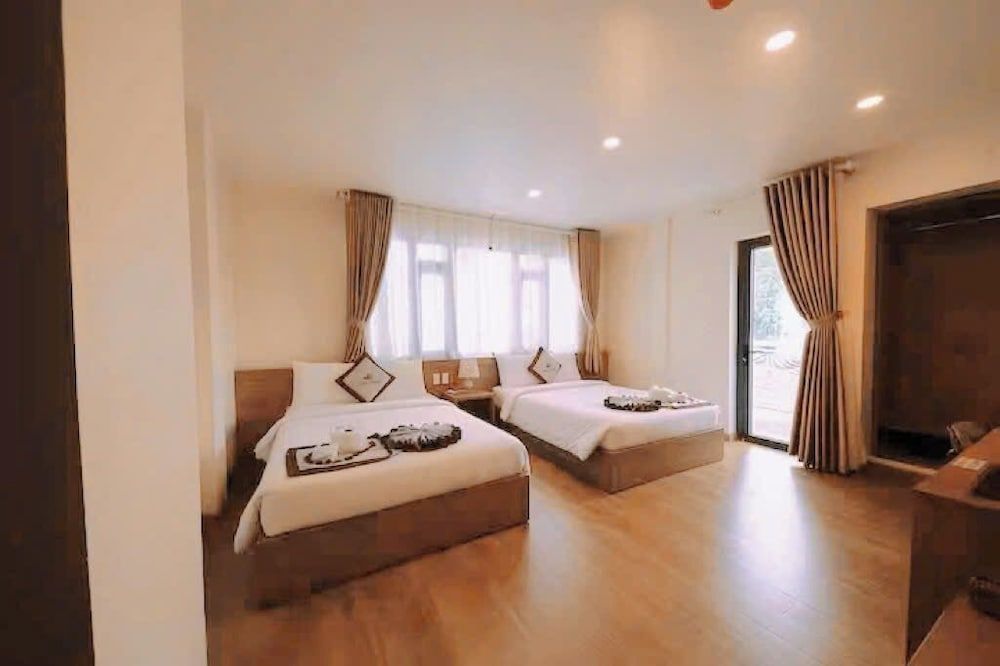 Vô Tư Hotel Luxury Quadruple Room 3