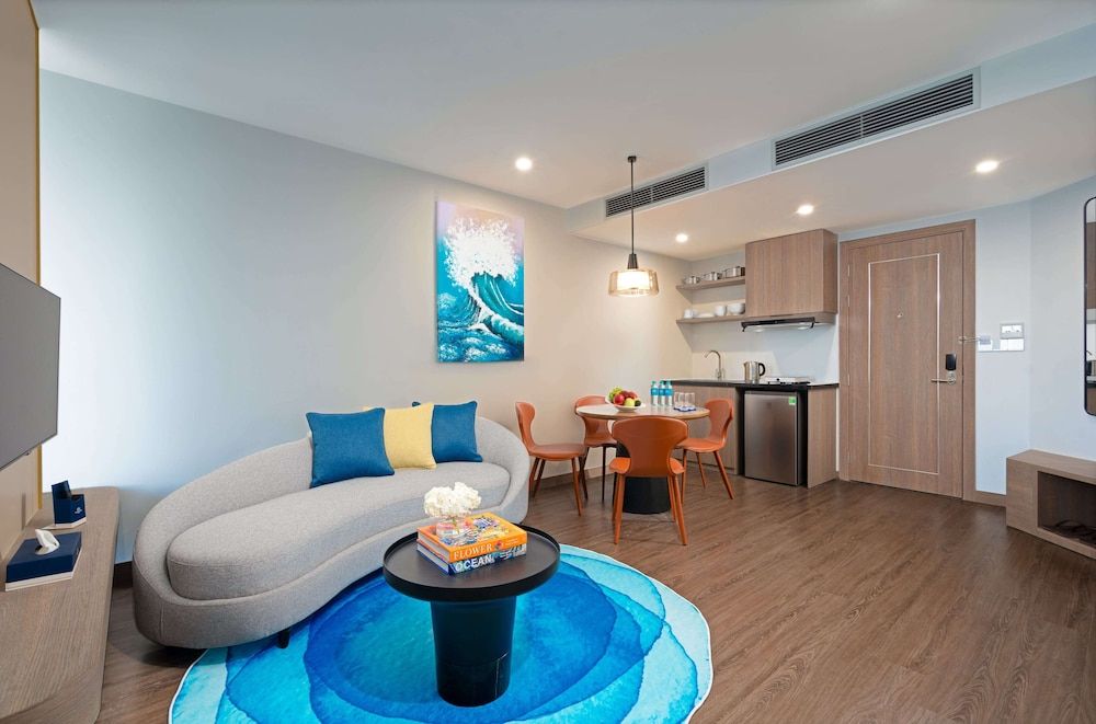 Poseido Hotel Quang Binh Premier Suite, Balcony, Ocean View 4