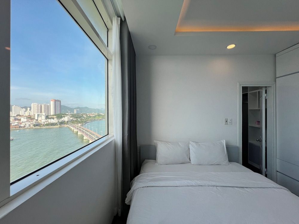 Family Apartment, 4 Bedrooms, Balcony, Beach View