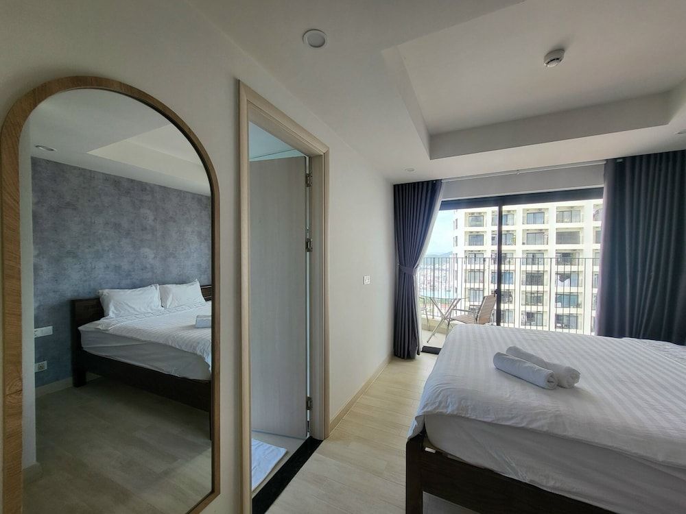 City Apartment, 2 Bedrooms, Balcony, Beach View