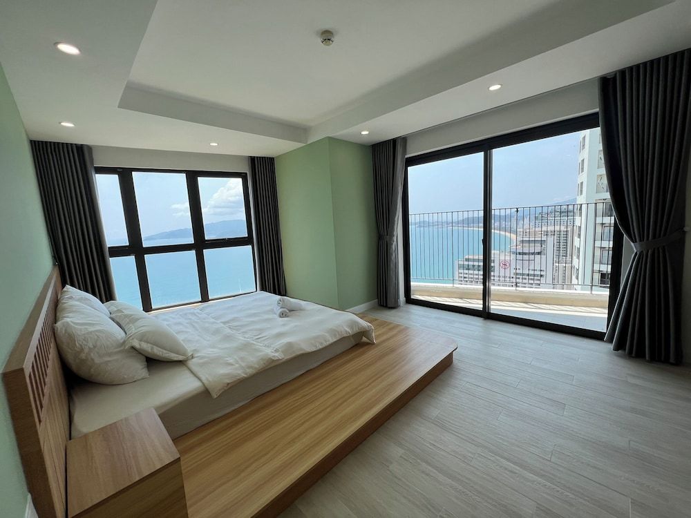 City Apartment, 3 Bedrooms, Beach View, Executive Level
