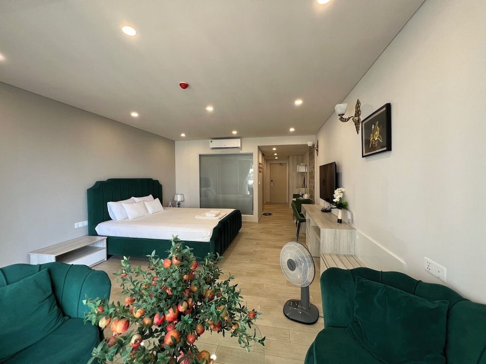 City Apartment, 1 Bedroom, Balcony, Beach View