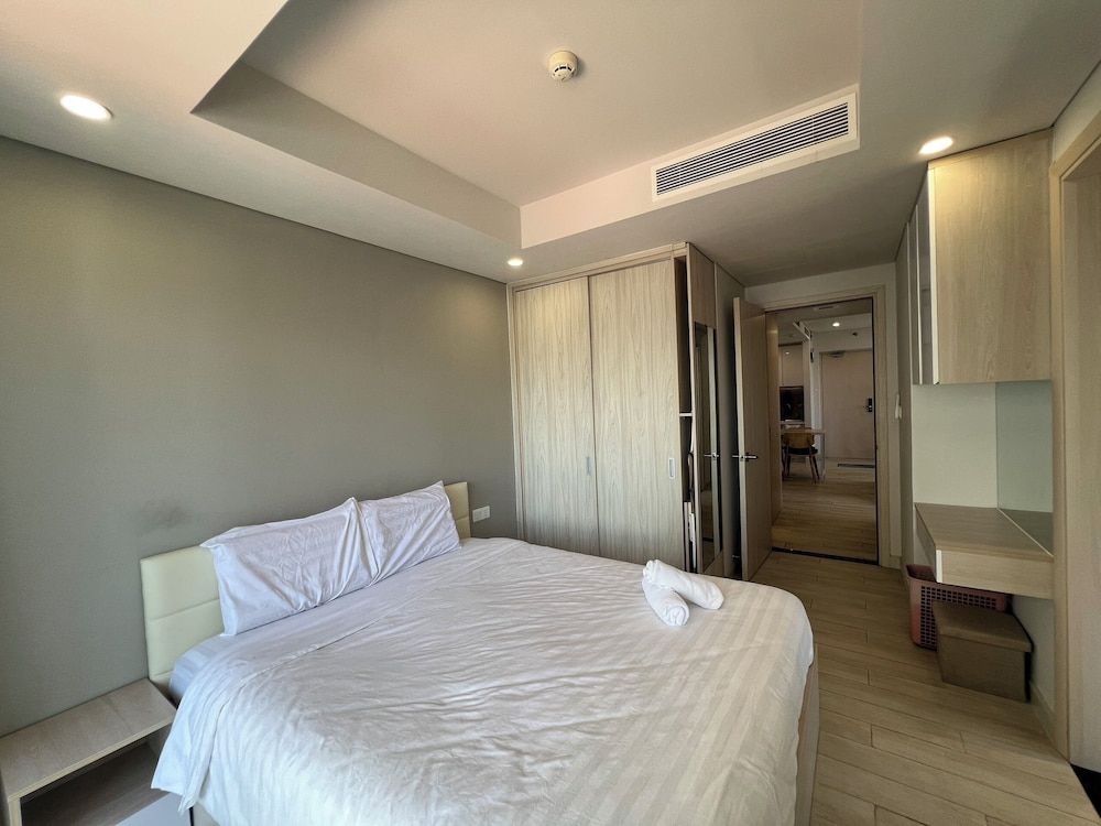 City Apartment, 2 Bedrooms, Balcony, Beach View