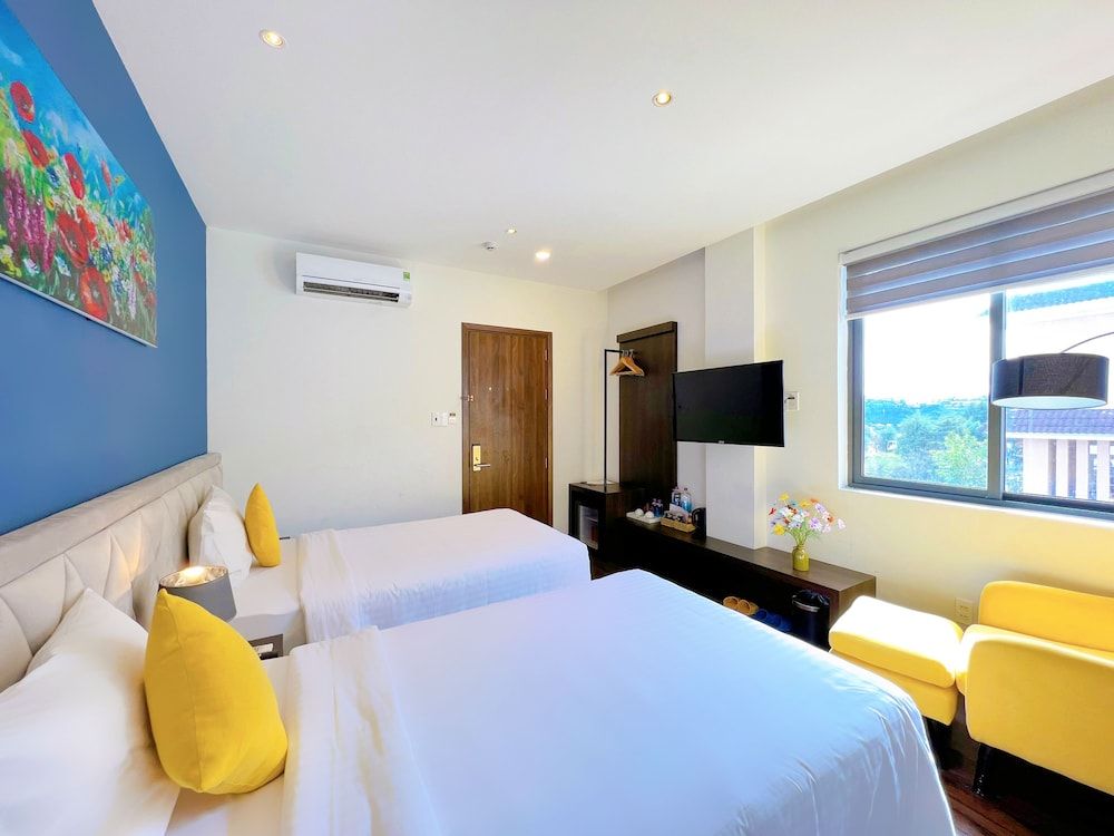 Deluxe Twin Room, City View