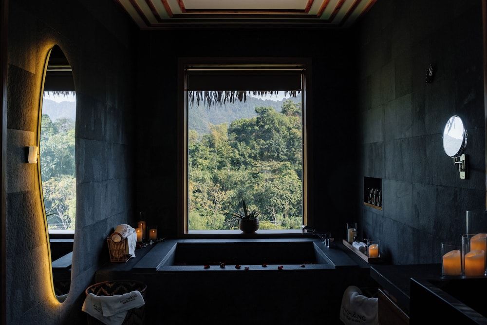 An Châng Retreat & Spa Luxury Bungalow, Balcony, Lake View 2