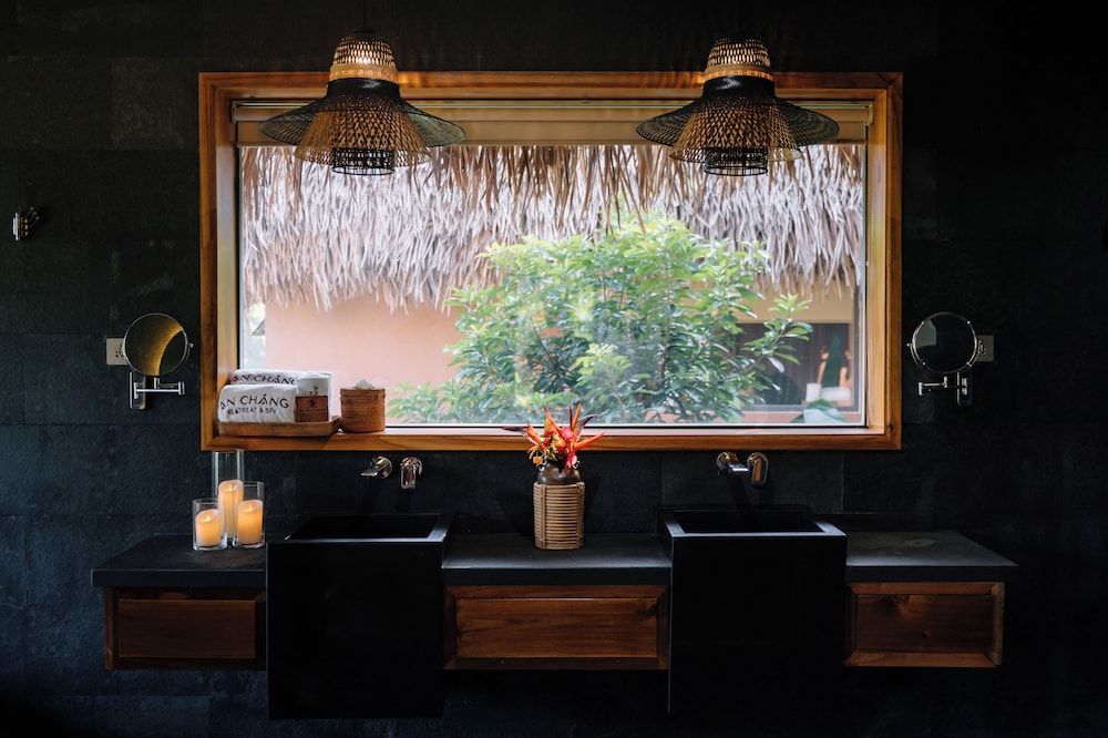 An Châng Retreat & Spa Luxury Bungalow, Balcony, Lake View 3