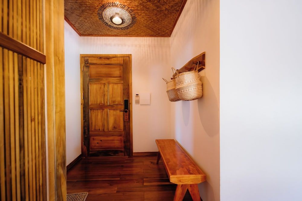 An Châng Retreat & Spa Luxury Bungalow, Balcony, Lake View 4