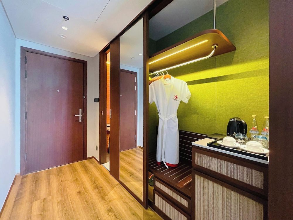 CENTRAL PLAZA HOTEL - MY THO Executive Double Room, River View 5