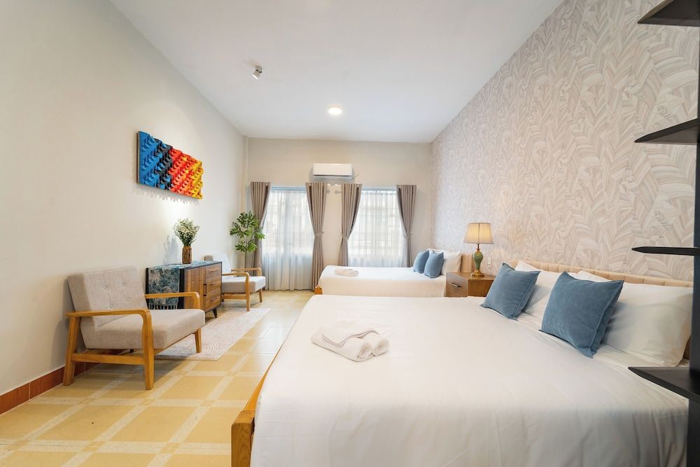 Luxury Suite, City View