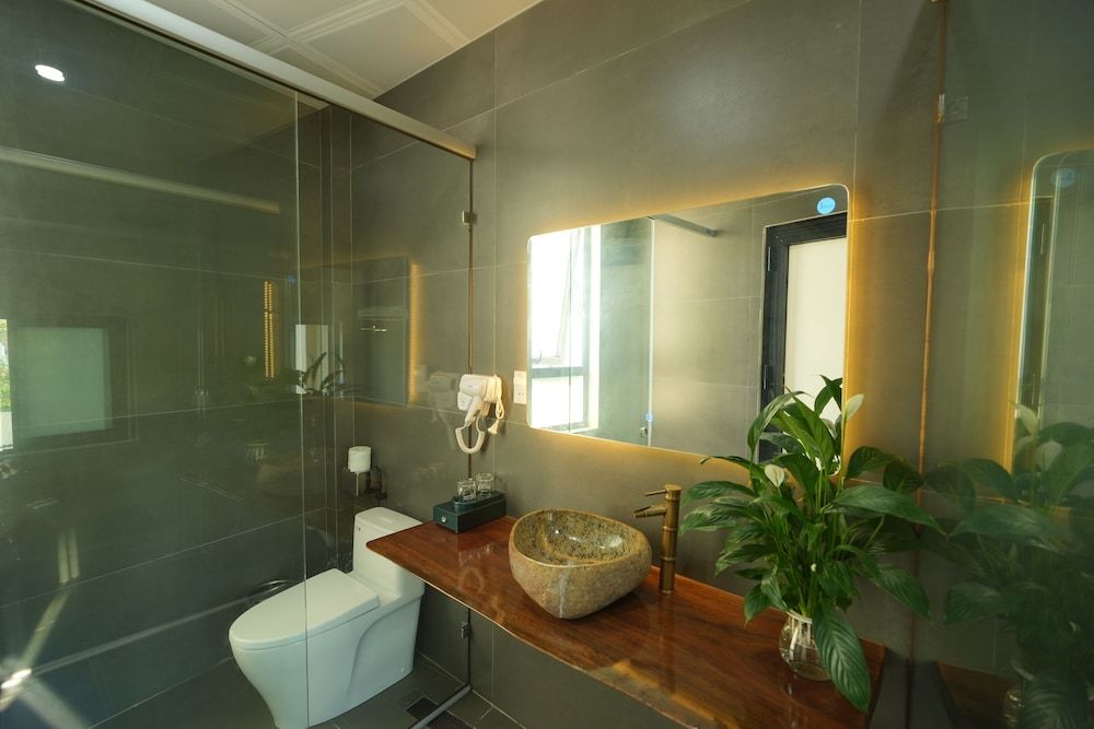 Victory Homestay Superior Room, Pool View 5