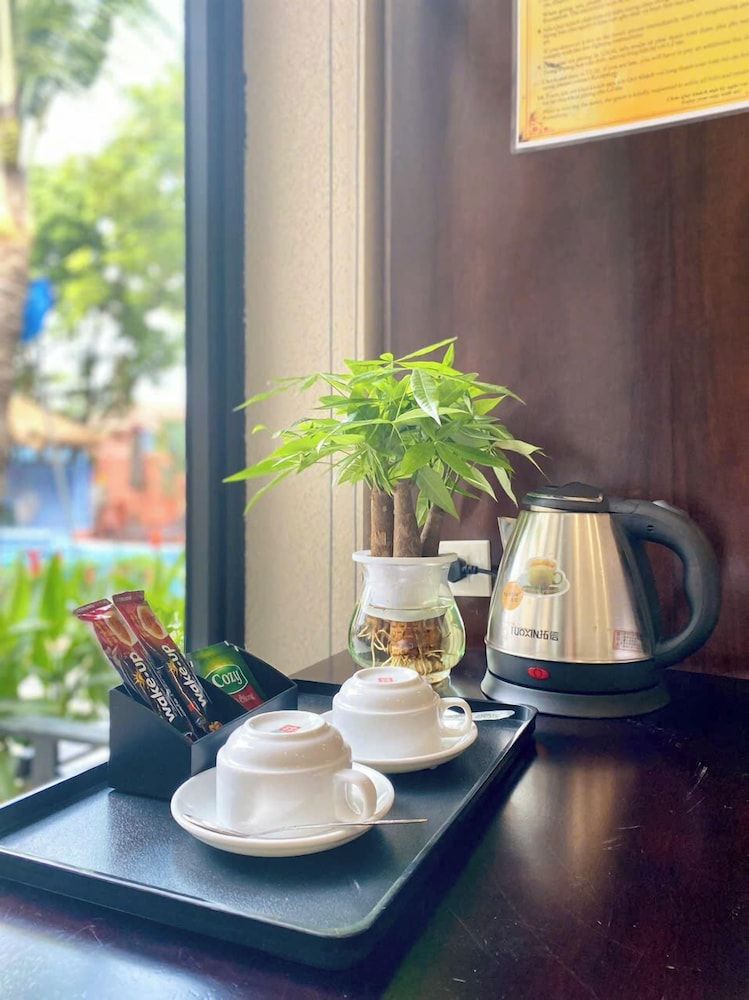 Victory Homestay Deluxe Double Room, Pool View 3