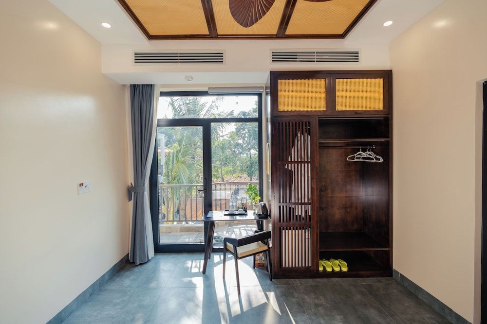 Victory Homestay Superior Room, Pool View 4