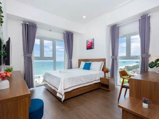Two-Bedroom Apartment with Sea View