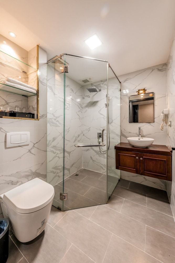 Mira Boutique Hotel Quy Nhon Deluxe Double Room, Sea View 3