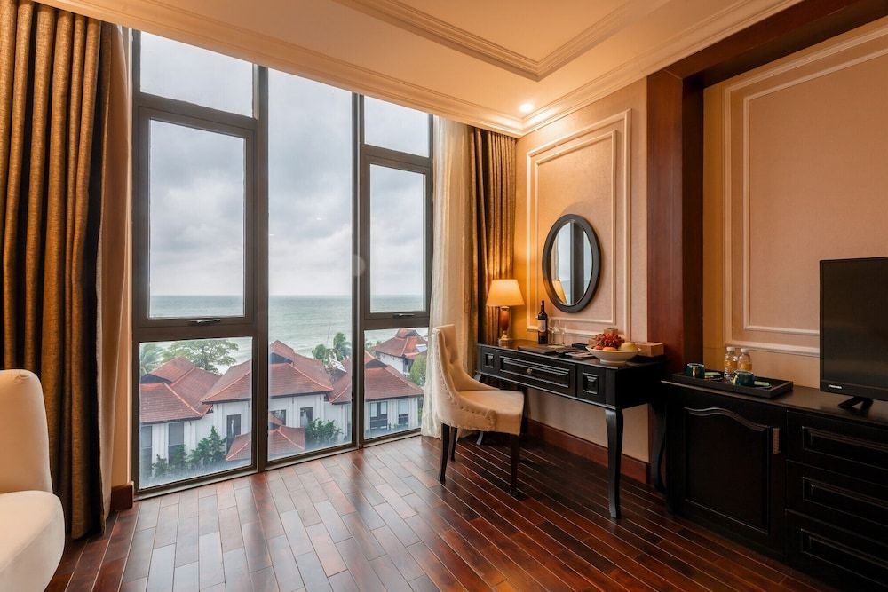 Mira Boutique Hotel Quy Nhon Deluxe Double Room, Sea View 4