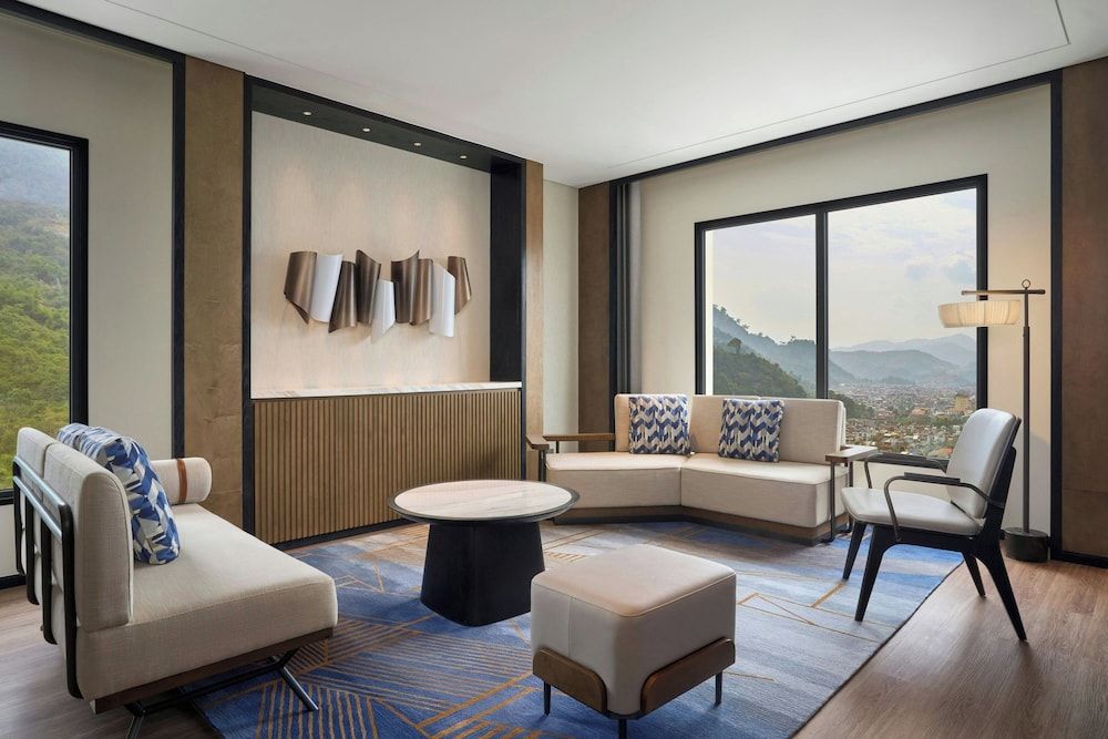 Four Points By Sheraton Ha Giang Presidential Suite, 1 King Bed 4