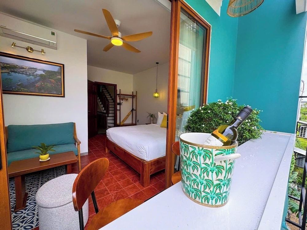 Honeymoon Room