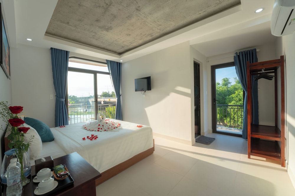 The Saltfield Hoi An Villa Deluxe Double Room, Pool View 7