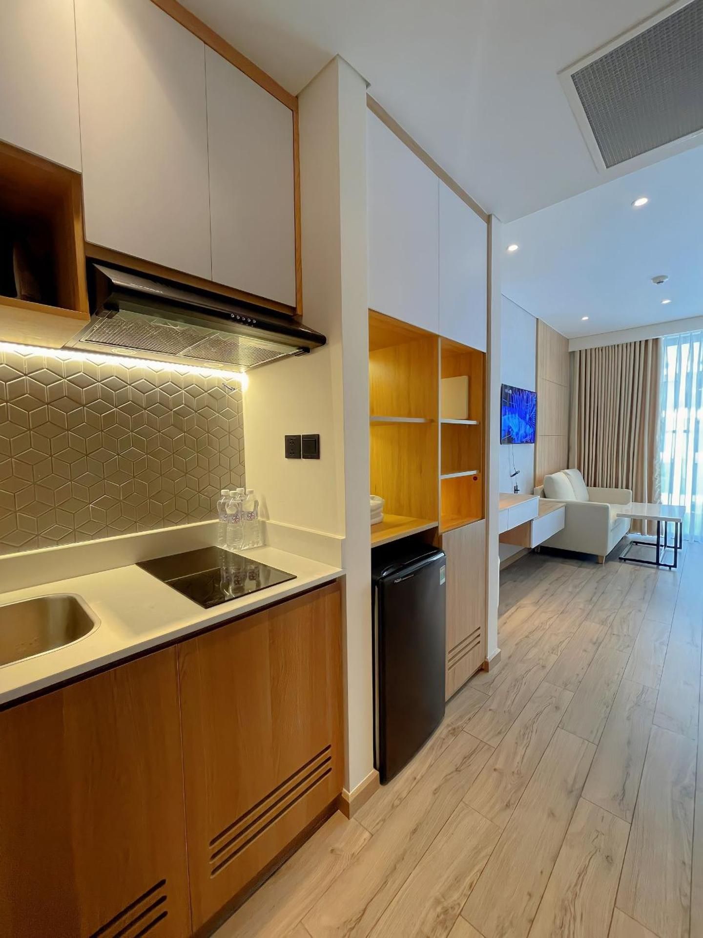 Hong Loan Condotel Apec Phu Yen Studio with Mountain View 3