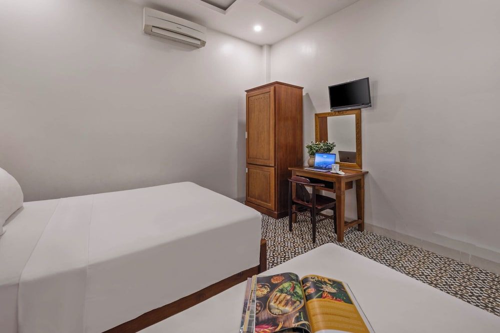 Ancient HoiAn Hotel Superior Triple Room 3