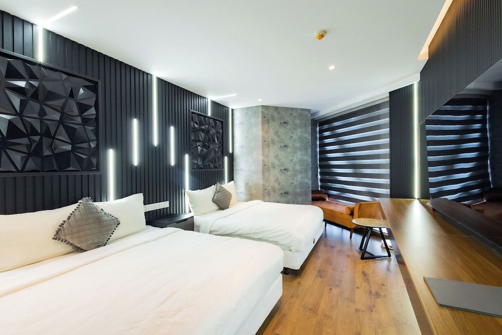 APEC CONTINENTAL CONDOTEL Family Studio Suite, 1 Bedroom, Sea View, Sea Facing 3