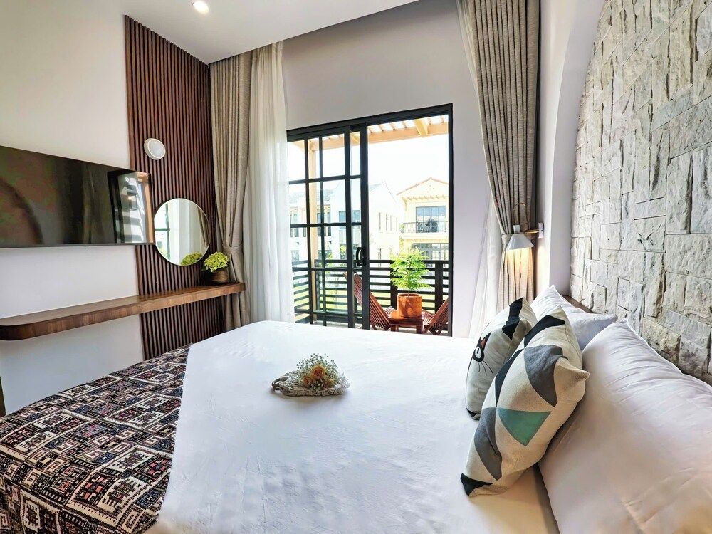 Luxury Villa, 3 Bedrooms, Balcony, Garden View