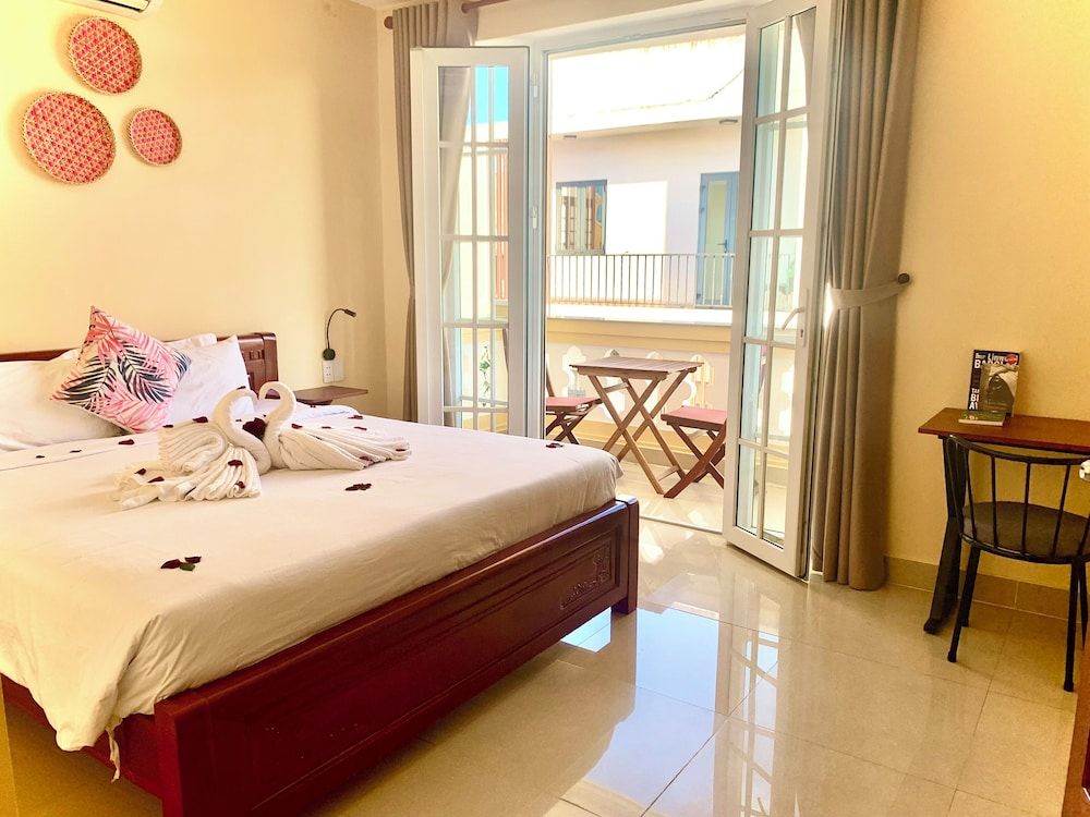 Aman Riverside Hotel