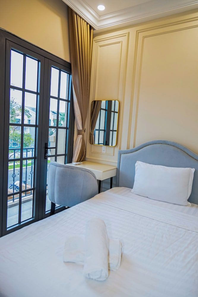 Luxury Villa, 3 Bedrooms, Garden View