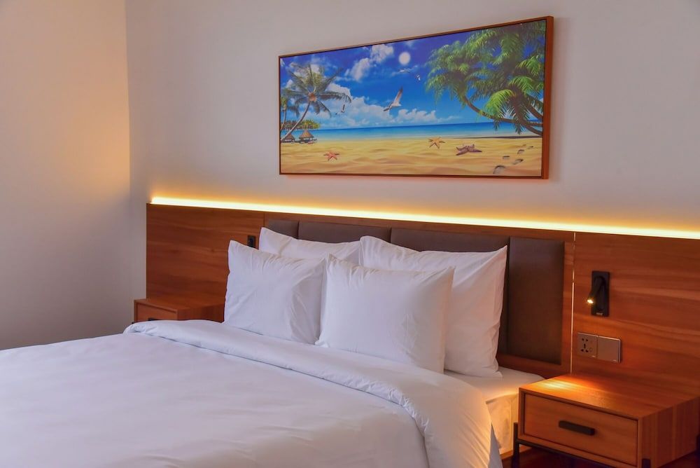 Deluxe Room, 1 Queen Bed, Private Bathroom, Ocean View