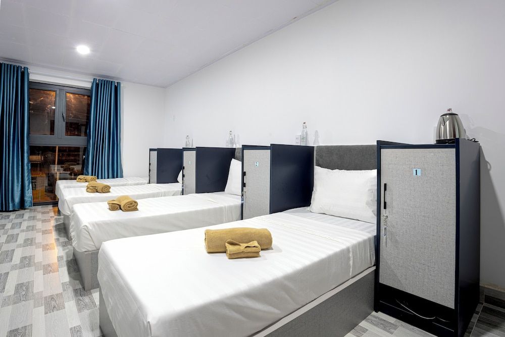 Basic Shared Dormitory, Multiple Beds, Courtyard View, Beachside