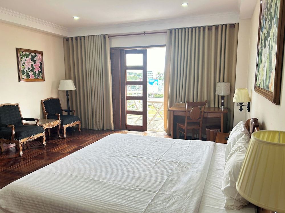 Superior Room, 1 Queen Bed, City View