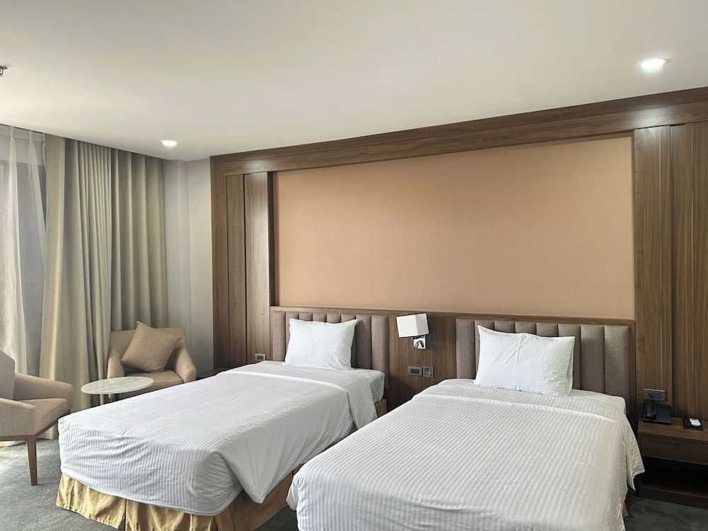 Luxury Room, City View