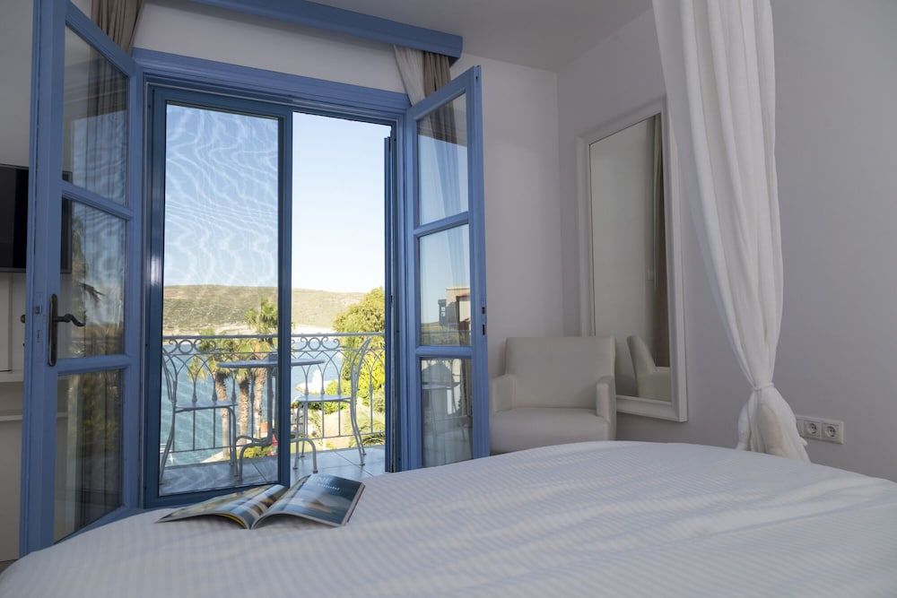 Port Alacati Hotel Standard Double Room, Sea View 7