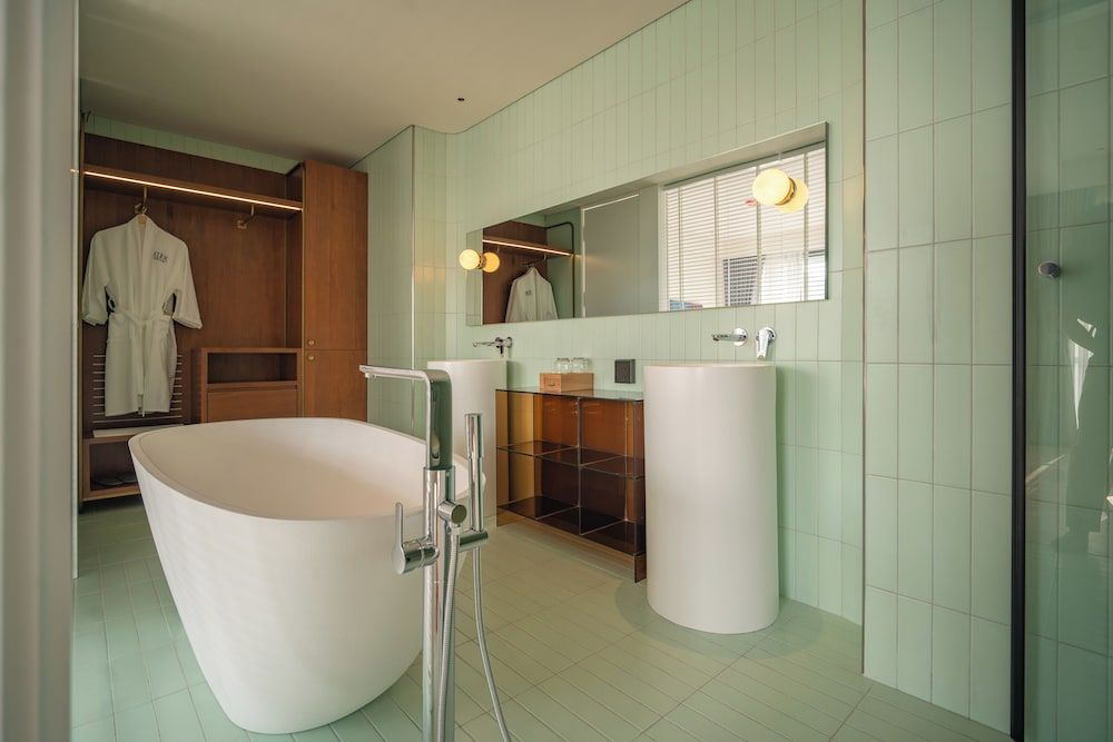 A'Dor Hotel & Spa Luxury Suite, 1 King Bed, Balcony, City View 4