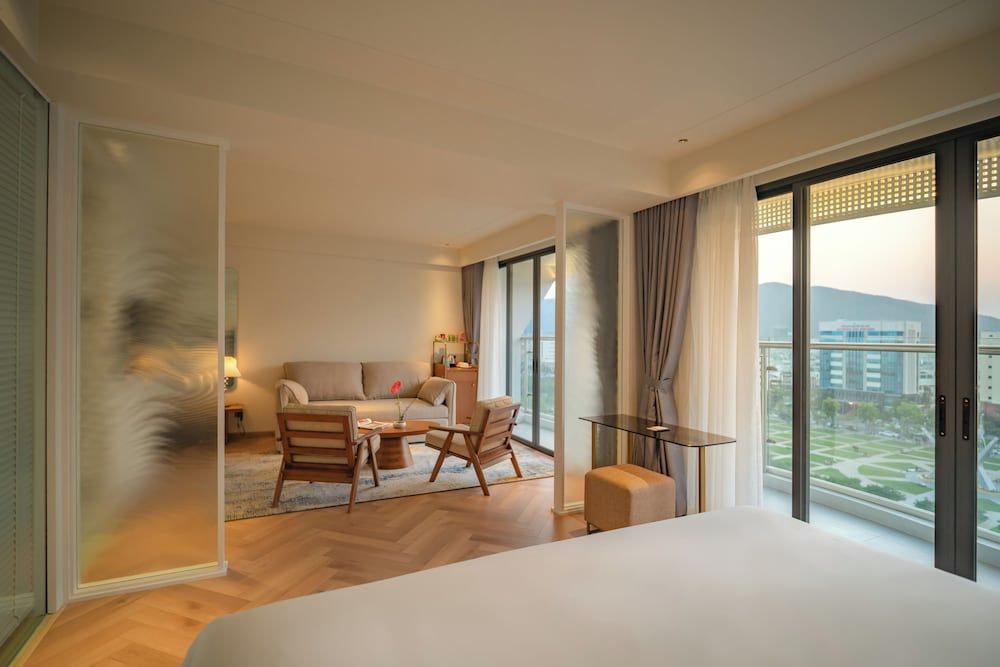 A'Dor Hotel & Spa Luxury Suite, 1 King Bed, Balcony, City View 6