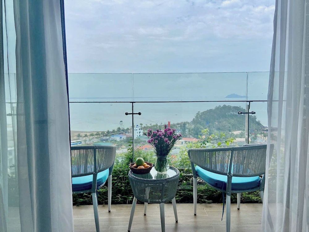 Hotel Sea View Deluxe Studio Suite, 1 Bedroom, Non Smoking, Beach View 8