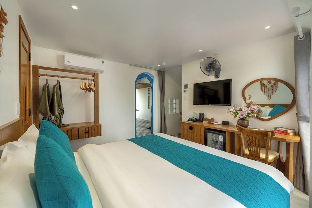 The Linh Coastline Villa Family Room, Multiple Beds, Balcony, City View 2