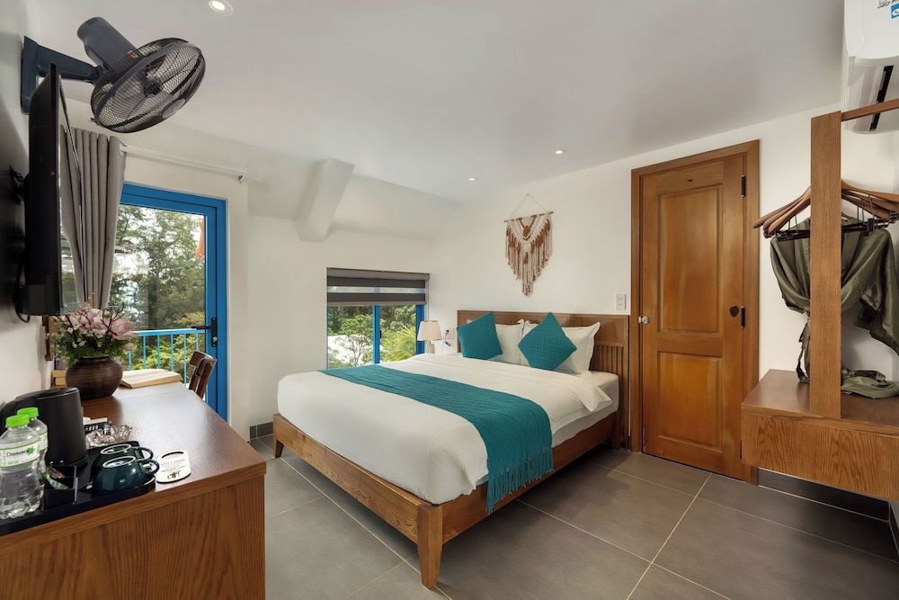 The Linh Coastline Villa Family Room, Multiple Beds, Balcony, City View 3