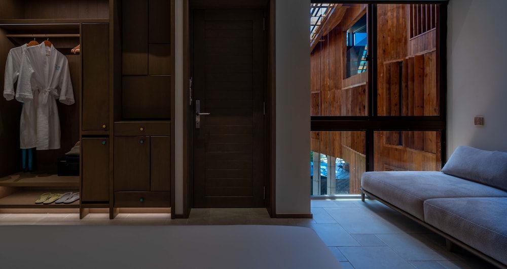 Harvest Day Hoi An Family Room, Courtyard View 6