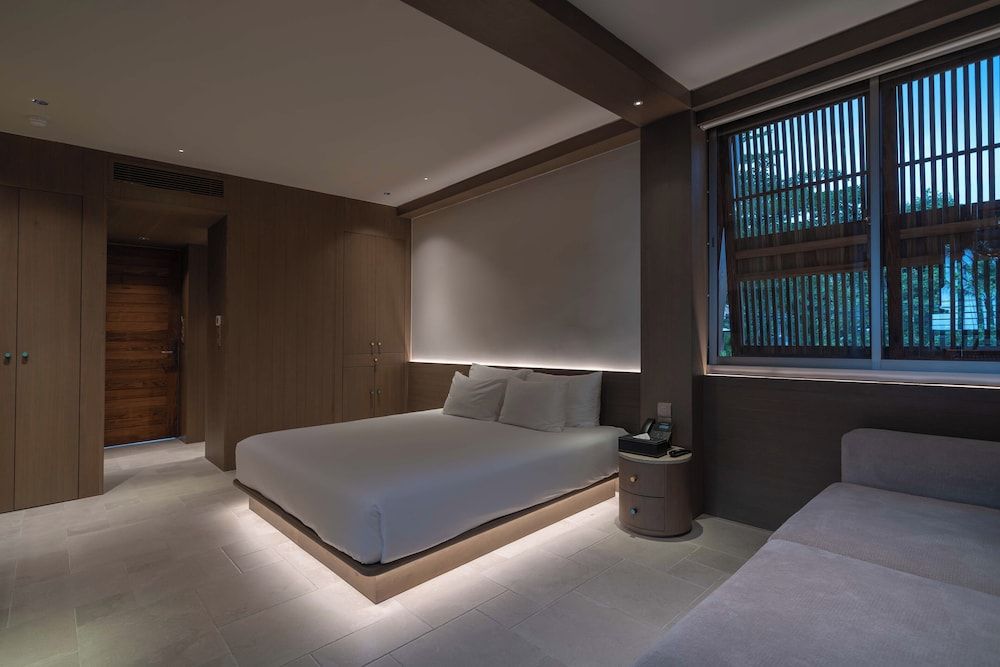 Superior Double Room, Partial Ocean View