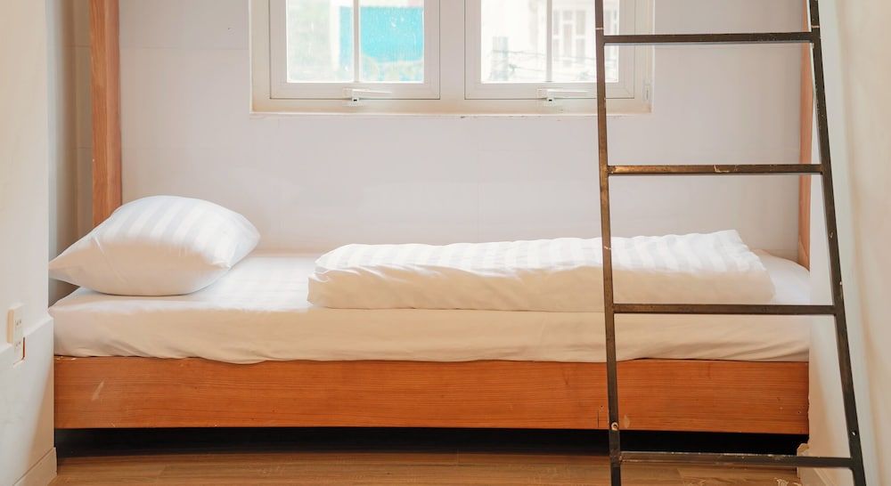 Standard Twin Room, City View