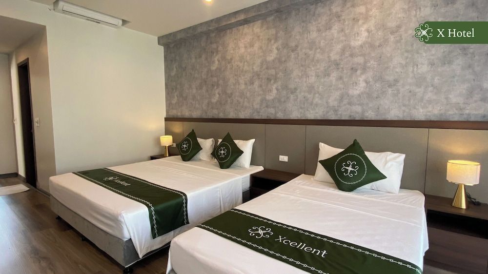 X Hotel Thai Nguyen Family Triple Room, Pool View 4