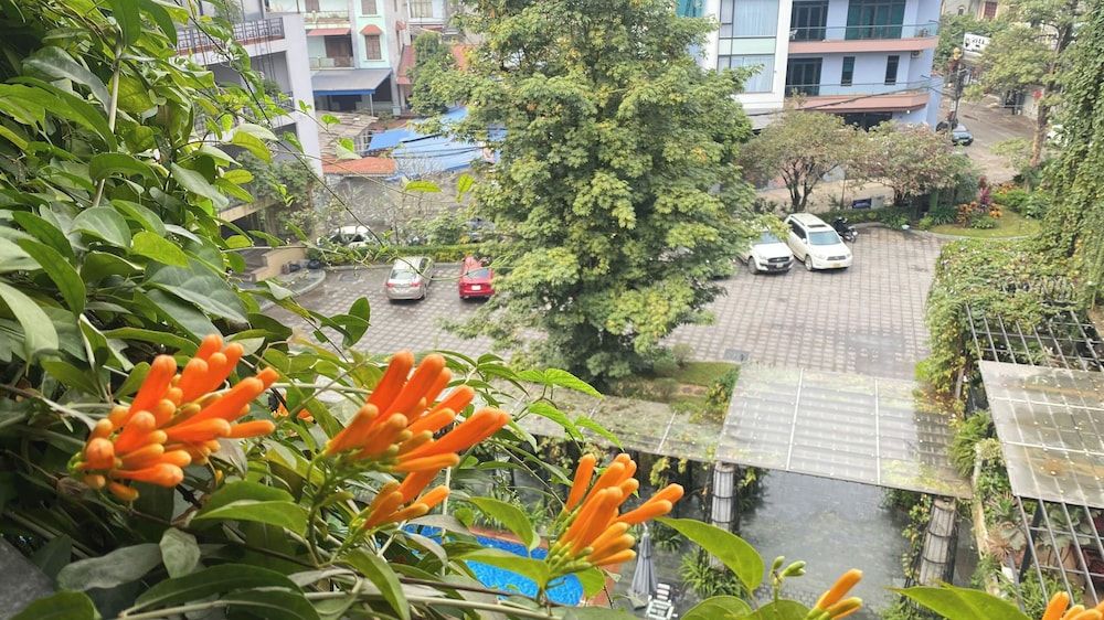 X Hotel Thai Nguyen Family Triple Room, Pool View 8