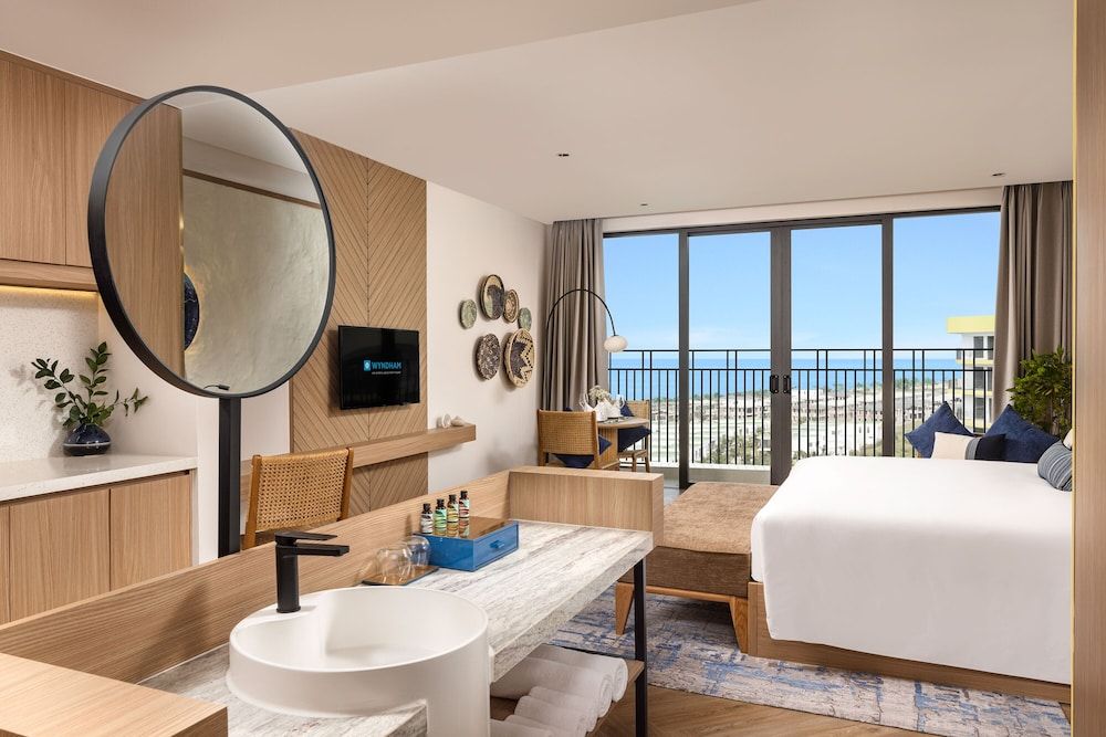 Hoi An Royal Beachfront Resort & Villas Premium King Room 7